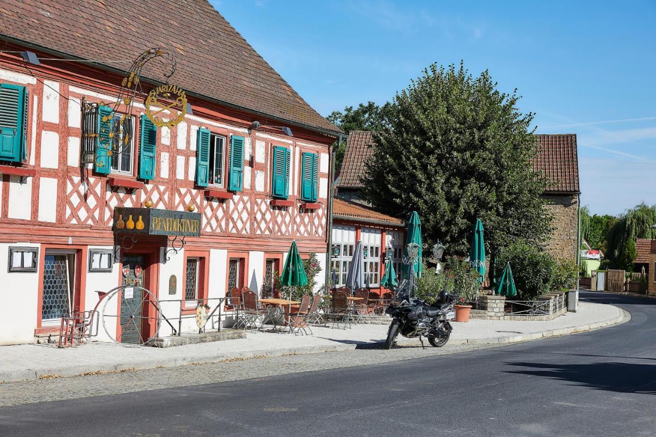 Flair-Hotel Zum Benediktiner Schwarzach am Main Exterior foto