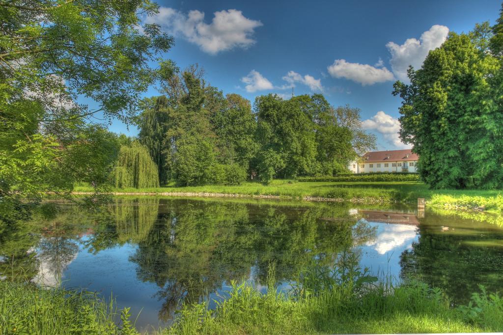 Flair-Hotel Zum Benediktiner Schwarzach am Main Exterior foto
