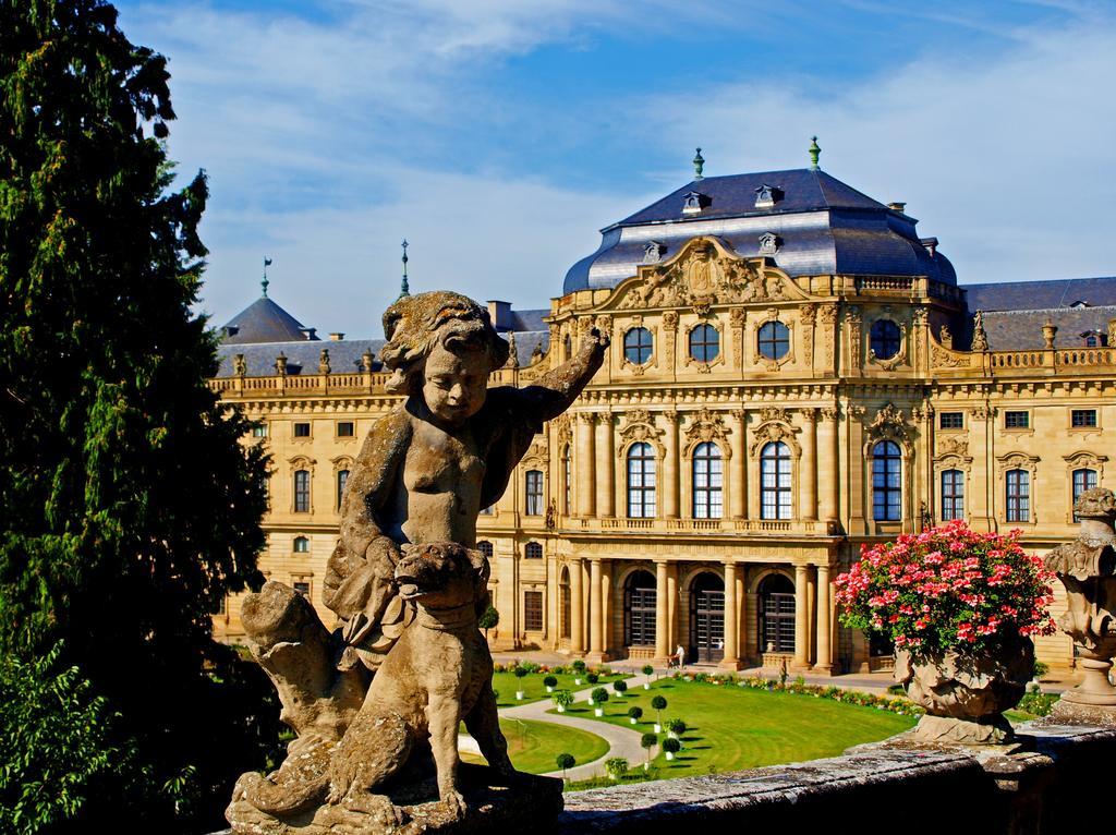 Flair-Hotel Zum Benediktiner Schwarzach am Main Exterior foto