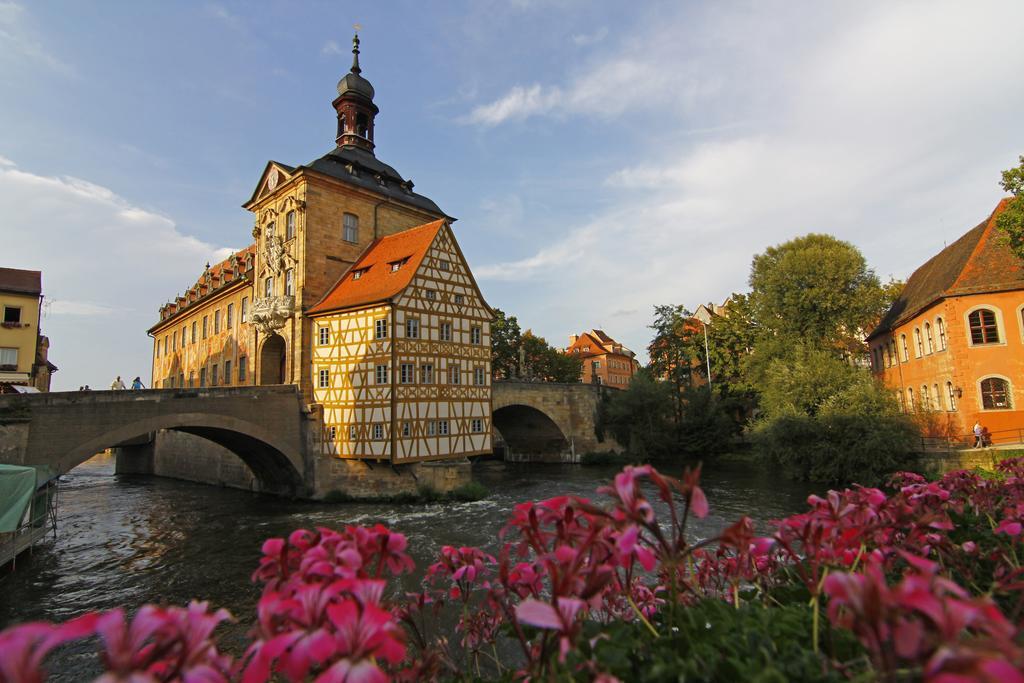 Flair-Hotel Zum Benediktiner Schwarzach am Main Exterior foto